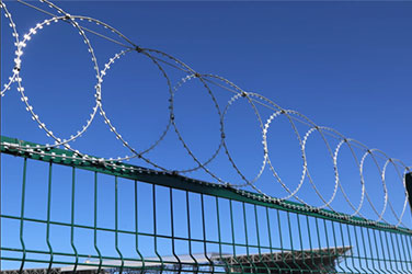 Barb Wire vs Razor Wire